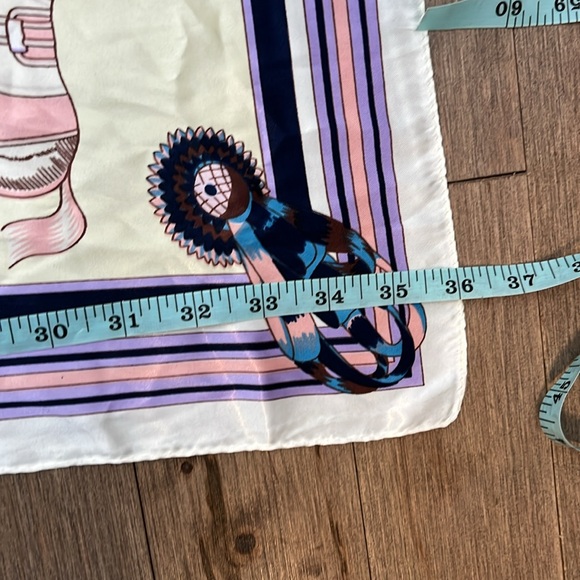 Western Style Horses Silk feel Scarf - Picture 4 of 10